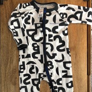 Original BONDS Wondersuit size 12-18M